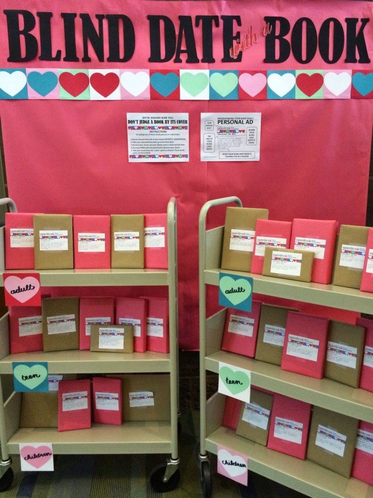 ที่มาจาก http://www.literaryhoots.com/2015/02/library-display-blind-date-with-book.html#more